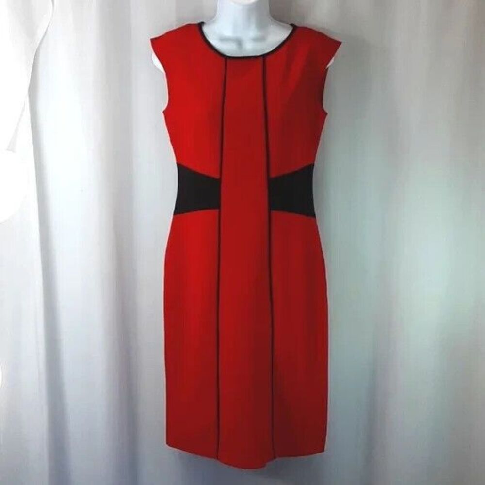 London Style collection size 4 sleeveless knee length dress *